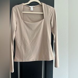 H&M Beige Satin Long Sleeve Size M
